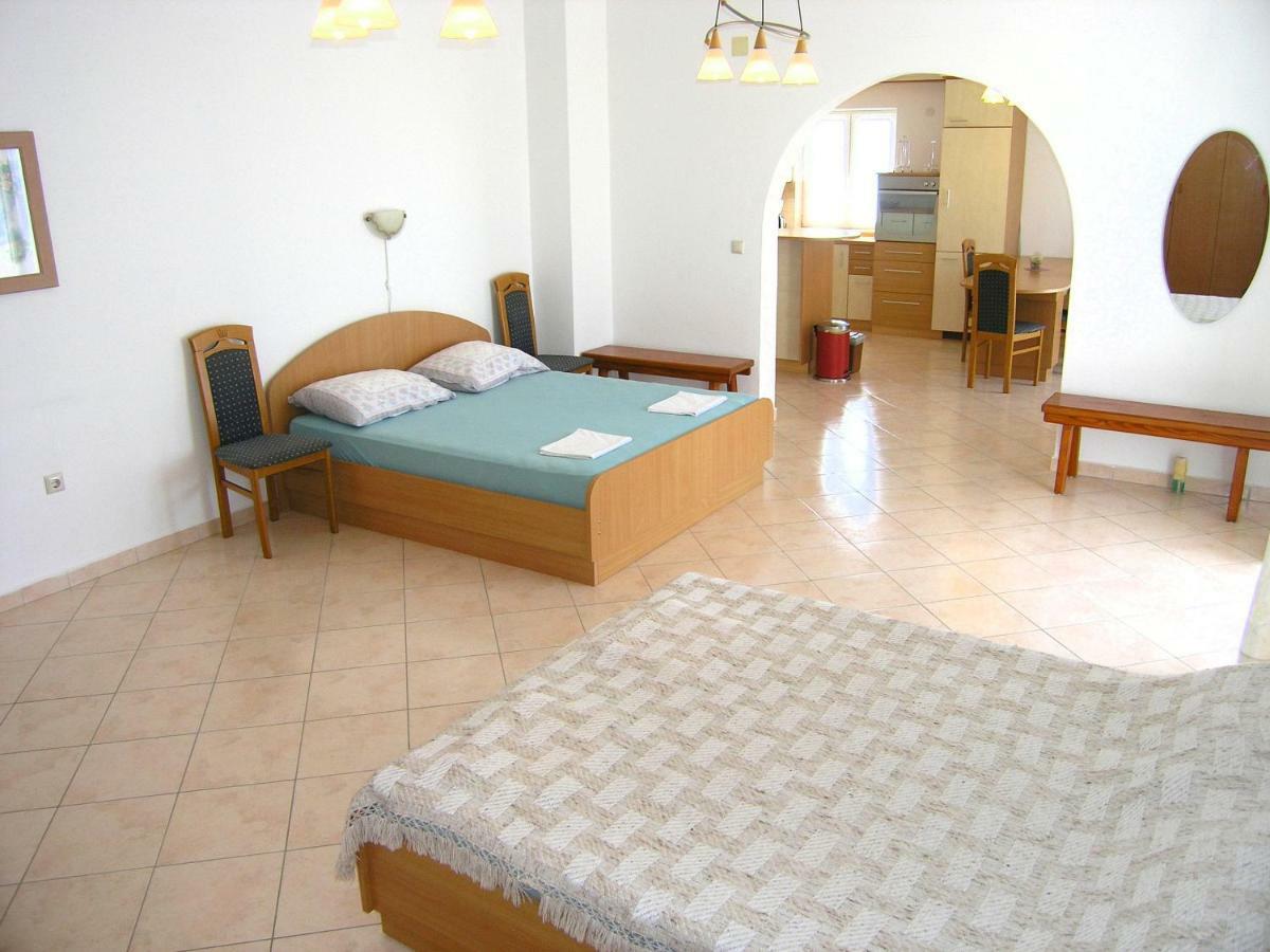 Апартаменти Apartman Juric Крк Екстер'єр фото