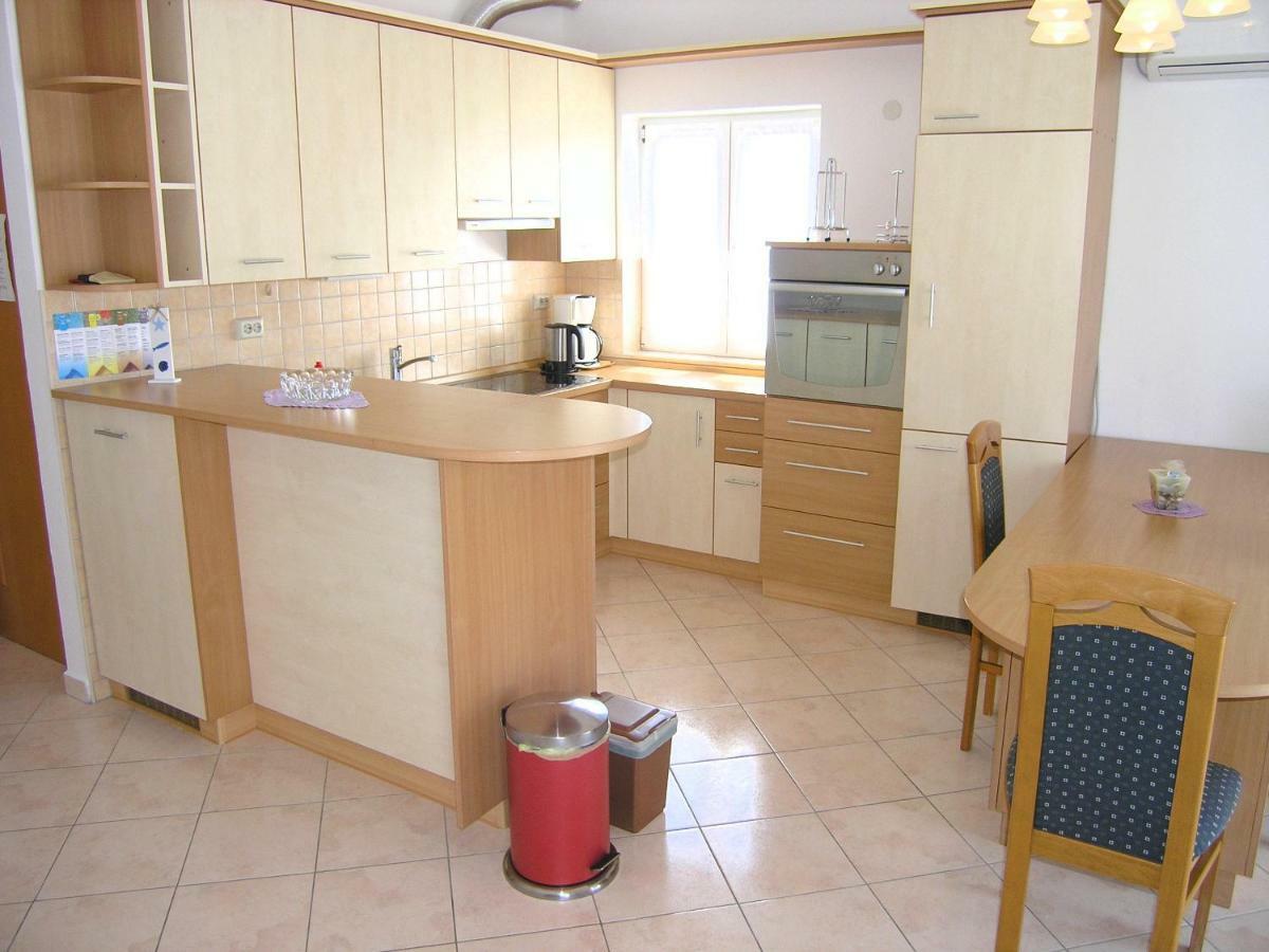 Апартаменти Apartman Juric Крк Екстер'єр фото